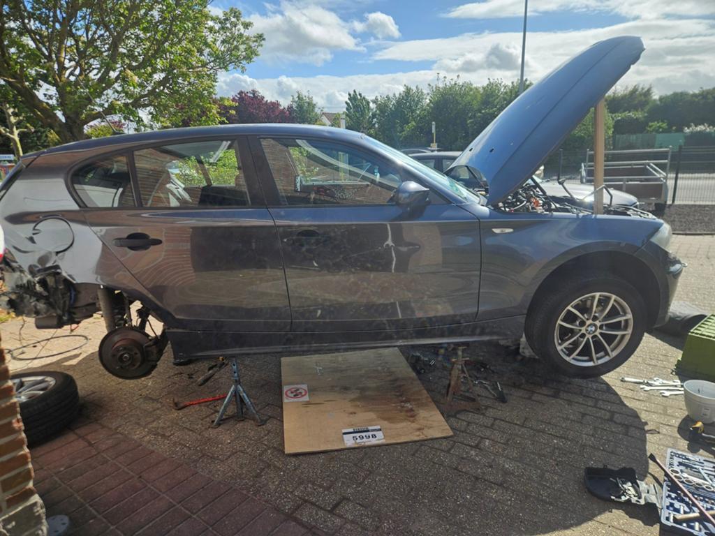 Bmw e87 116i voor onderdelen int geheel of onderdele, Auto's, BMW, Particulier, 1 Reeks, Airbags, Benzine, Euro 4, 5 deurs, Handgeschakeld