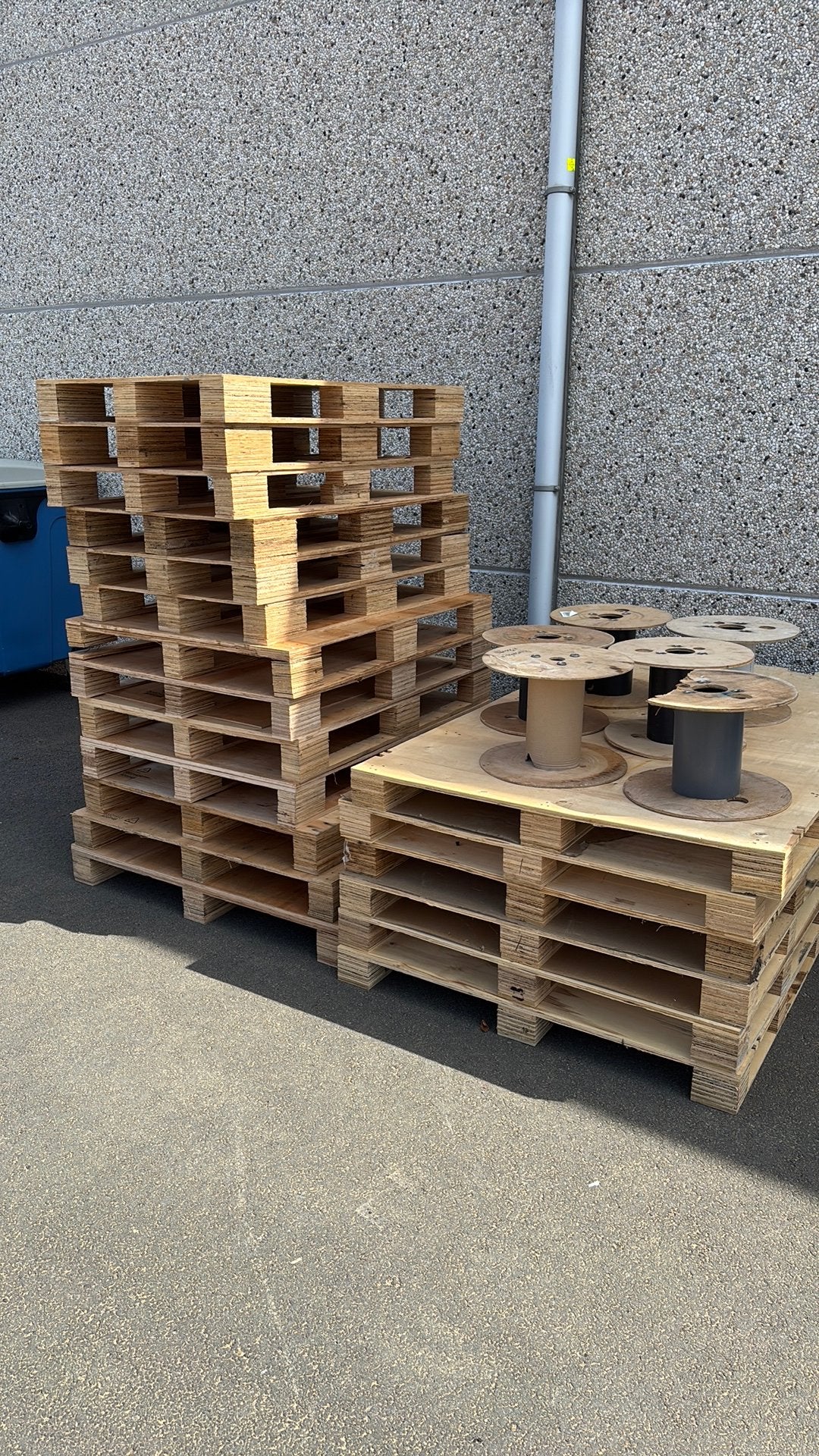 Gratis houten pallets geschikt om lounge sets en tuinmeubel, Moins de 200 cm, Comme neuf, Autres essences de bois, Palette