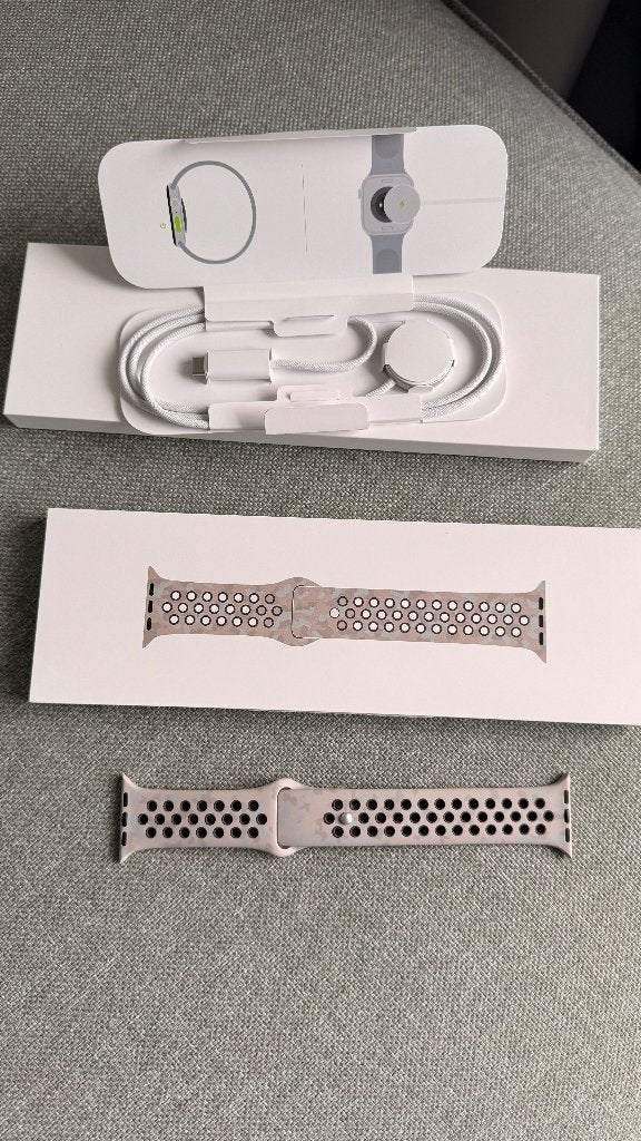 Apple Watch oplader + Sportbandje van Nike, Handtassen en Accessoires, Ophalen, Apple Watch, IOS, Nieuw