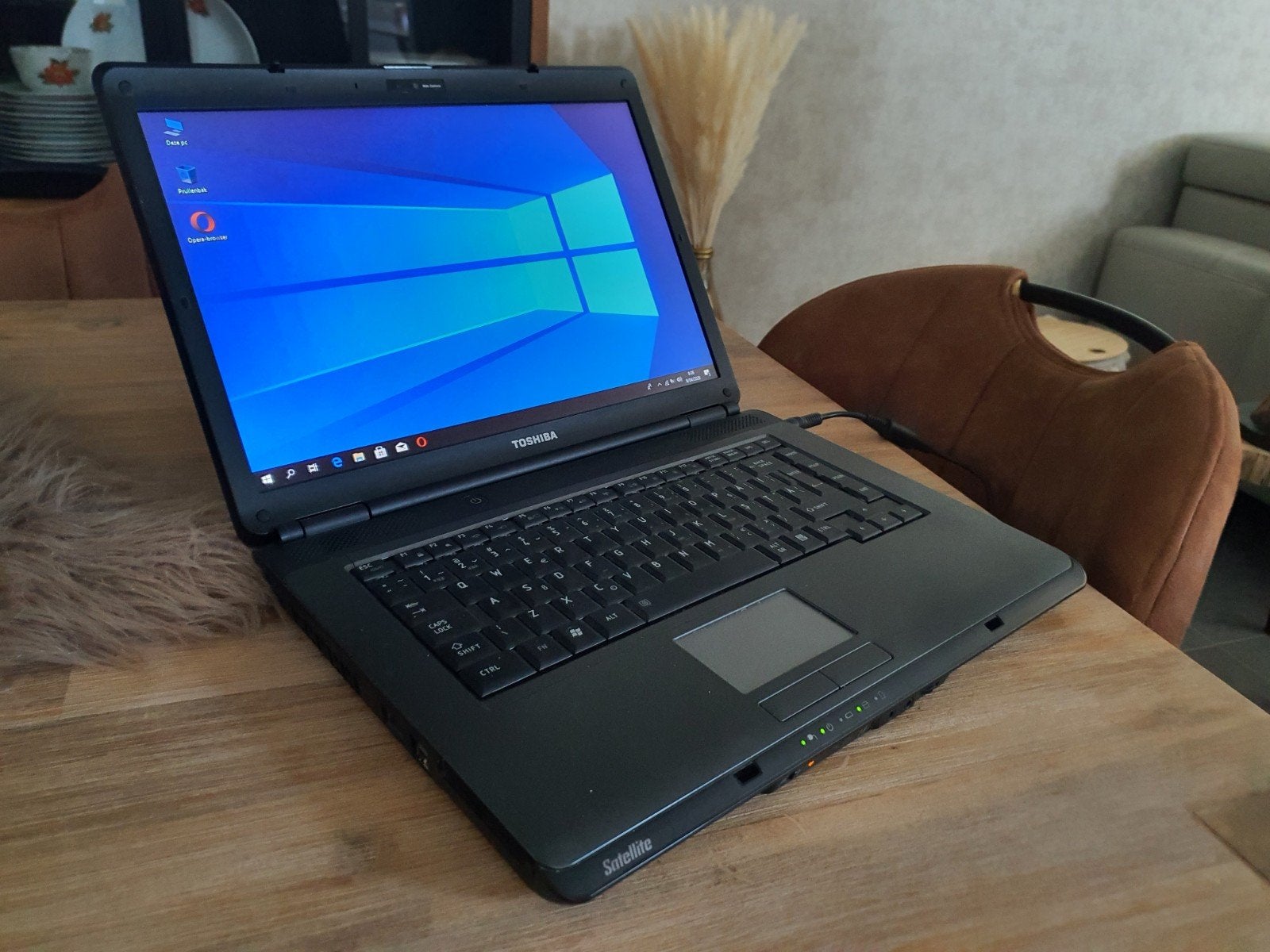 laptop Toshiba L300 win10, Informatique & Logiciels, Ordinateurs Vintage, Enlèvement