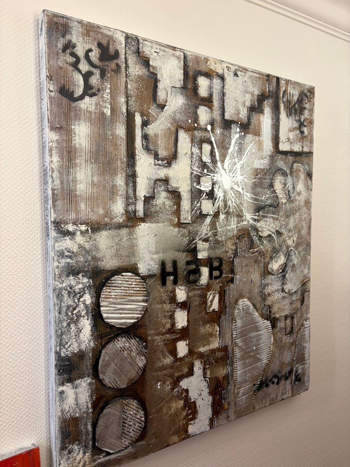 Nouveau tableau, Enlèvement