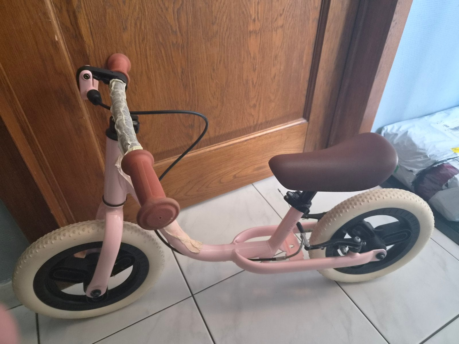 Loopfiets decathlon zo goed als nieuw.
Dochter wilt er niet, Ophalen, Loopfiets