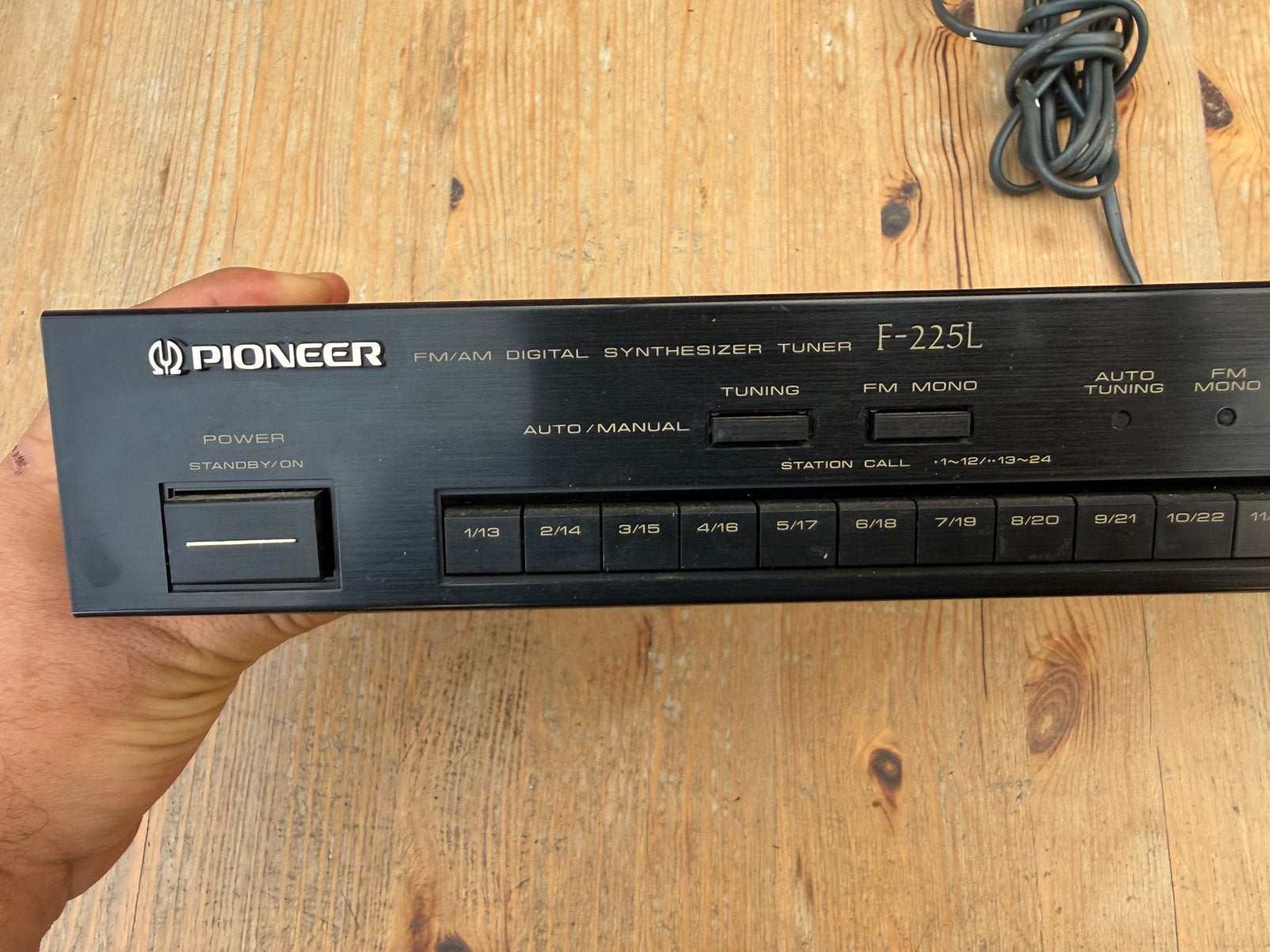Pioneer F-225L digitale tuner, Ophalen of Verzenden, Zo goed als nieuw