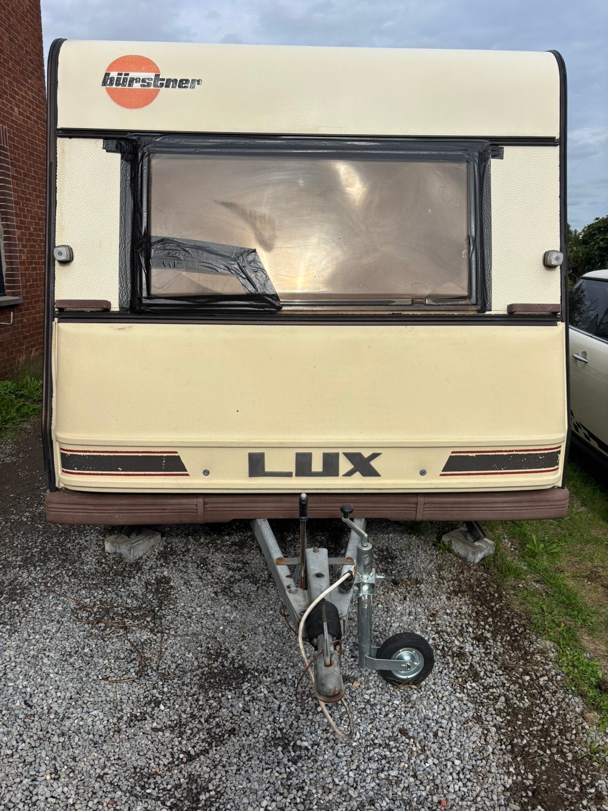 Bürstner LUX caravan (bouwjaar 1985) – € 2.750, Koelkast, 750 - 1000 kg, Particulier, 4 tot 5 meter
