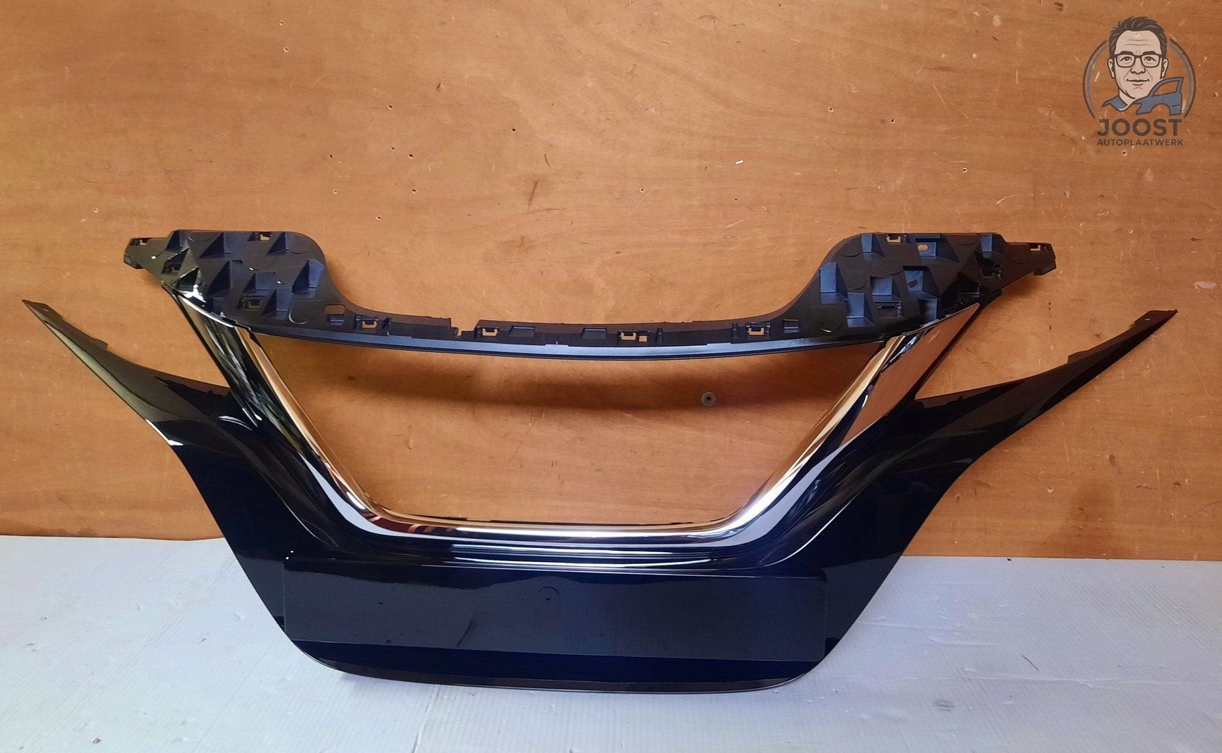 Grille nieuw orgineel Nissan Leaf v.a 2018 62070-5SH0A, Neuf, Origine de la pièce connue, -customerservice@nissan-global.com, -Nissan Motor Co., Ltd