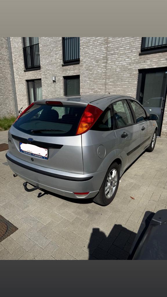 Ford focus Mk1 74000 KM 1.6 benzine Euro 4, Stof, 4 cilinders, 5 zetels, 5 deurs