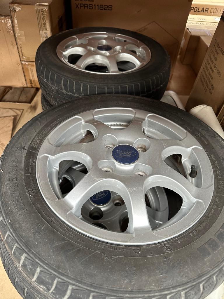 4 Alu Wintervelgen met banden ford fiesta, Auto-onderdelen, Ophalen, 14 inch, Gebruikt, 175 mm