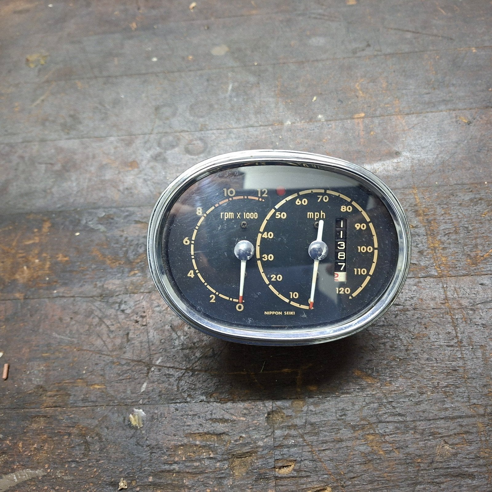 Teller cb77, Motoren, Ophalen