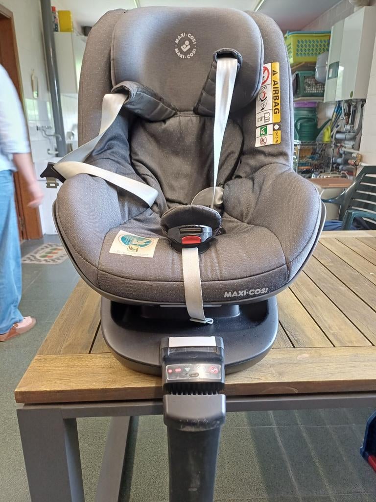 Maxi Cosi met extra voetsteun. Zitstoel kan gedraaid worden., Kinderen en Baby's, Autostoeltjes, Ophalen