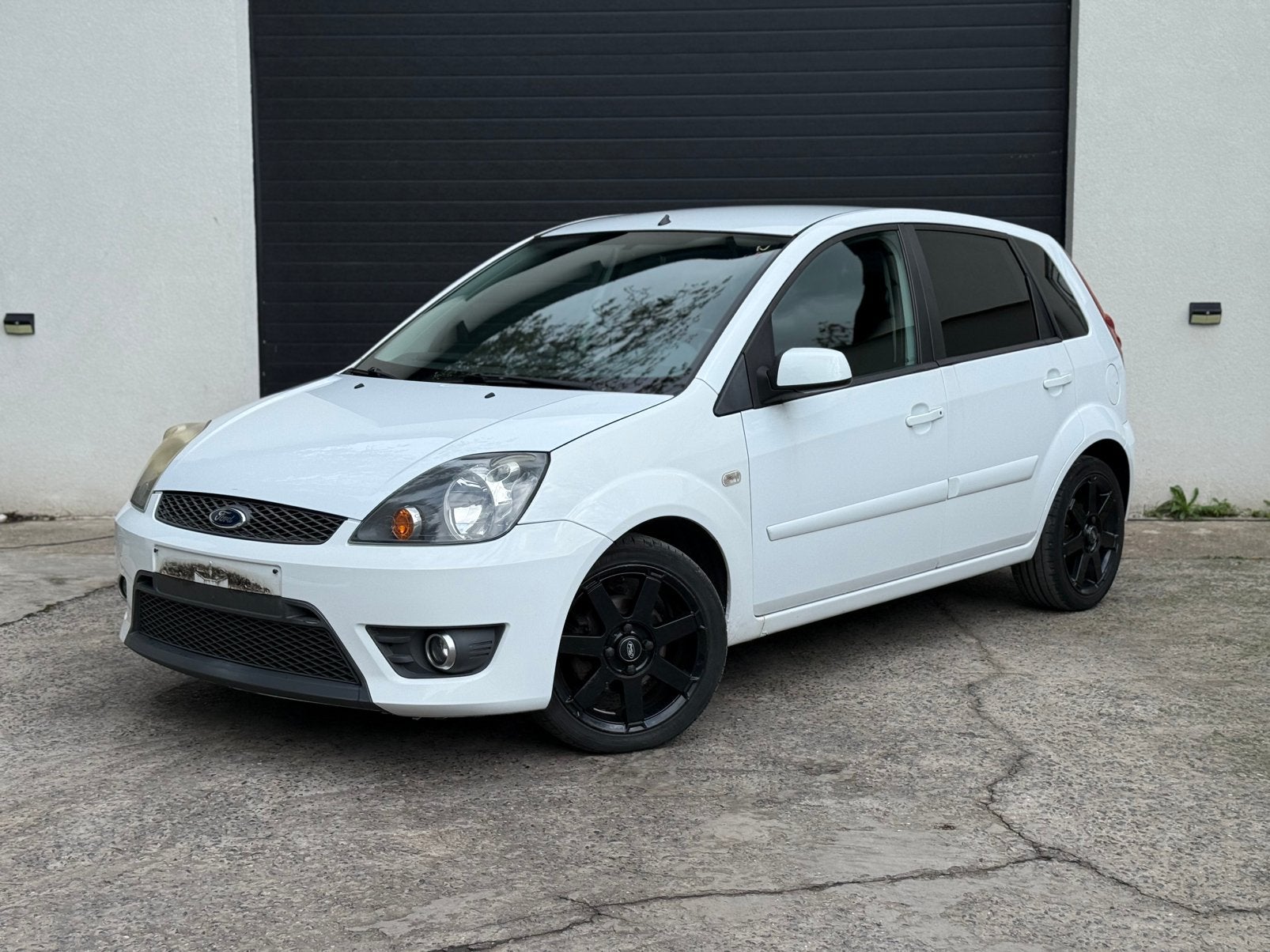 FORD FIESTA 1.3 BENZINE ST-PAKKET KLAAR VOOR INSCHRIJVING, Zwart, Zwart, Bedrijf, Handgeschakeld