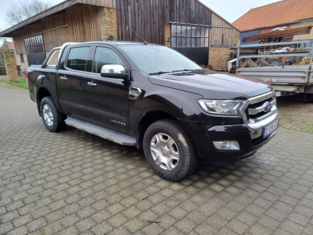 Ford Ranger 3.2 TDI manueel - BJ2017 - 278000km, Auto's, Zwart, Leder, Vierwielaandrijving, Particulier