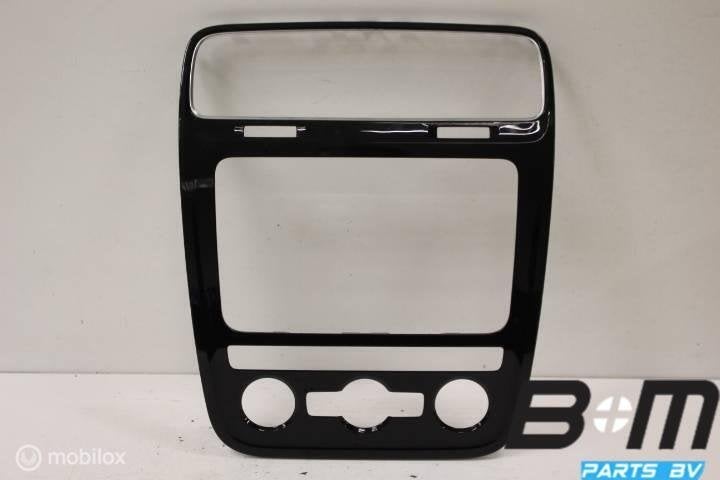 Afdekking radio / clima Volkswagen Scirocco R FL 1K8819728C, Gebruikt