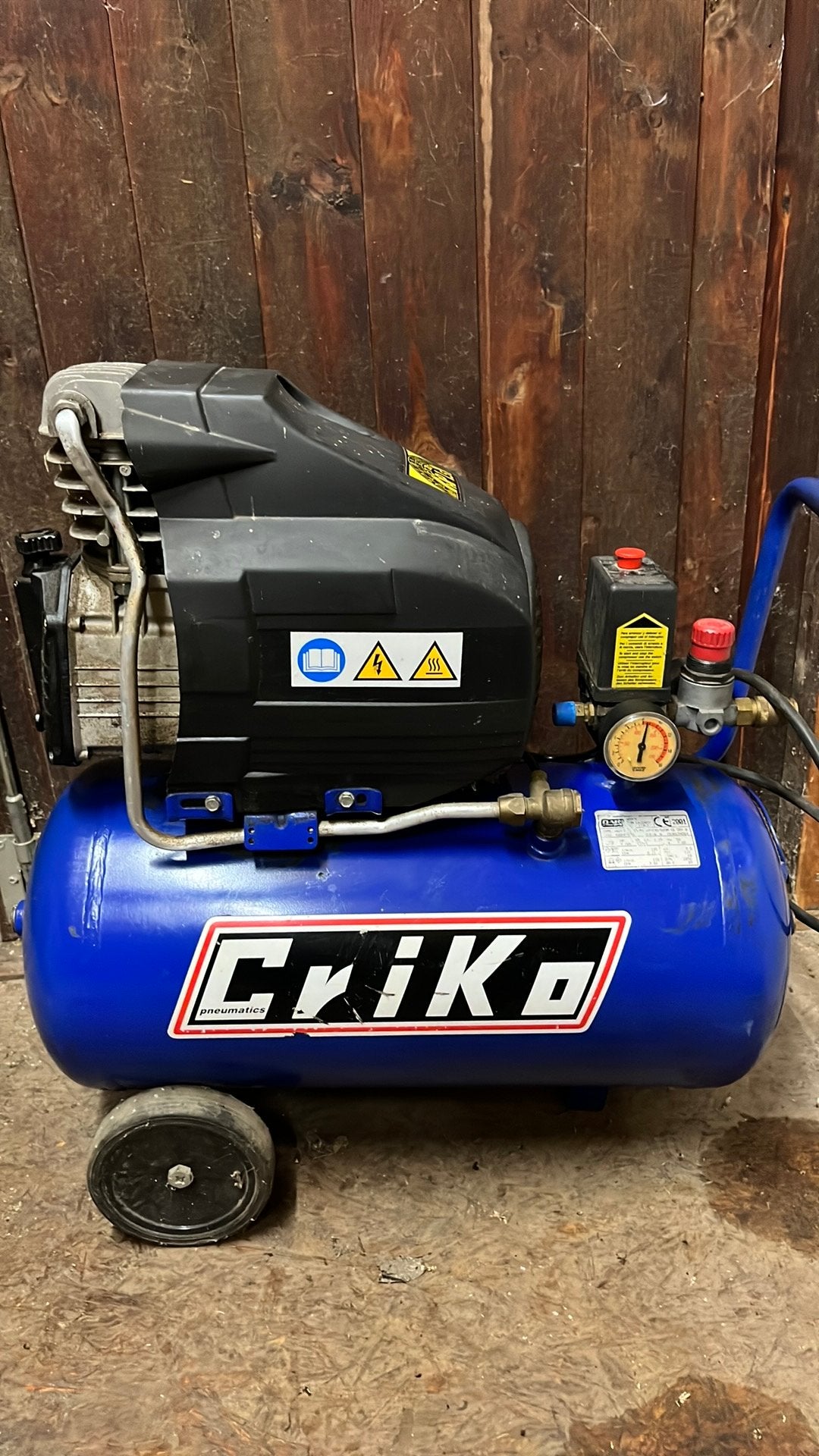 Compressor, Doe-het-zelf en Bouw, Ophalen, Gebruikt, 6 tot 10 bar, Minder dan 200 liter/min