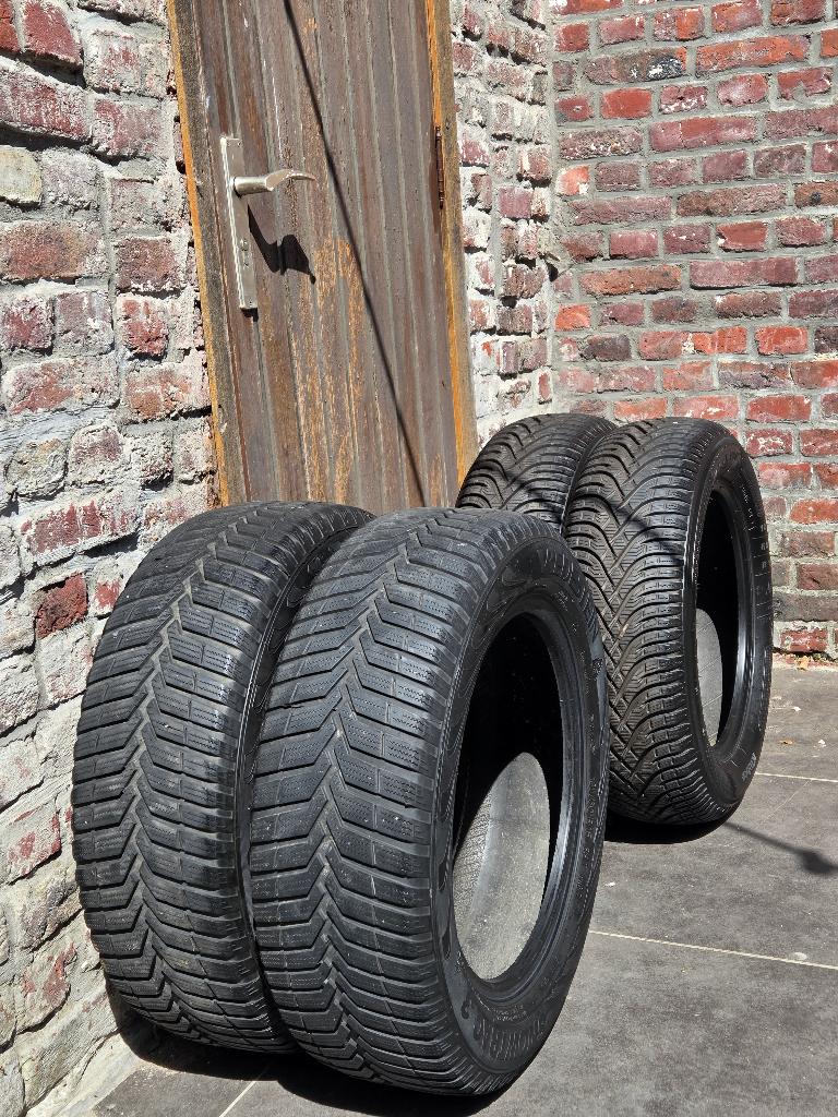 4 pneus d'hiver comme neufs, Autos : Pièces & Accessoires, Pneus & Jantes, Pneus hiver, Véhicule de tourisme, 185 mm, Pneu(s)