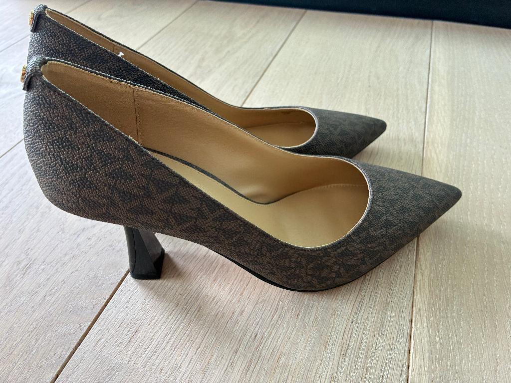 Michael Kors pumps - bruin - maat 39 Nieuw, Kleding | Dames, Schoenen, Pumps, Michael Kors, Bruin, Verzenden