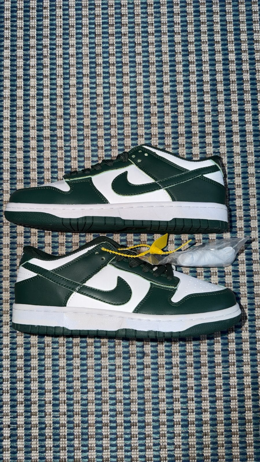 Nike dunk dark green, Neuf, Enlèvement ou Envoi, Autres couleurs, Baskets
