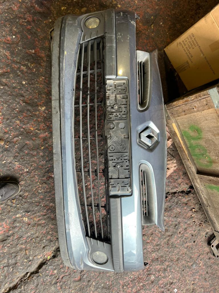 Renault clio 3 pare-choce, Enlèvement, Renault
