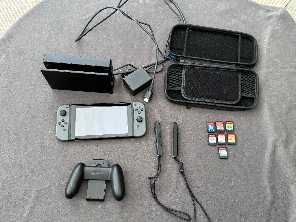 Nintendo Switch, Games en Spelcomputers, Met games, Met 2 controllers, Zo goed als nieuw, Ophalen