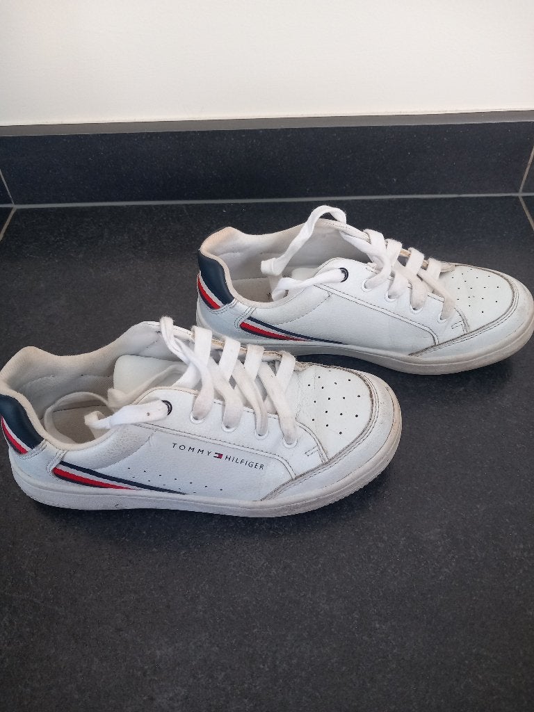 Schoenen Tommy Hilfiger maat 32, Kinderen en Baby's, Gebruikt, Schoenen, Ophalen of Verzenden, Tommy Hilfiger