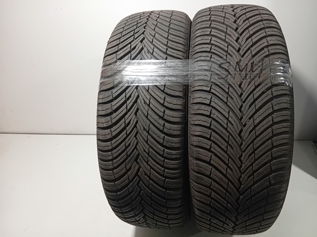 Bandenset 2 stuks 4-Seizoenen 205 60 R16, Onderdelen@venauto.nl, Van der Ven Autorecycling B.V., Pneus hiver, Ettenseweg 76, 4706 PB Roosendaal, The Netherlands