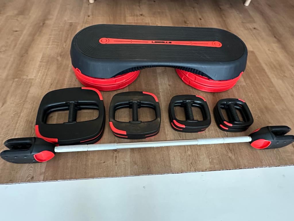 Les Mills Smart Bar-gewichtsset en bank/opstapje, Sport en Fitness, Fitnessmaterialen, Ophalen, Gebruikt, Dumbbell
