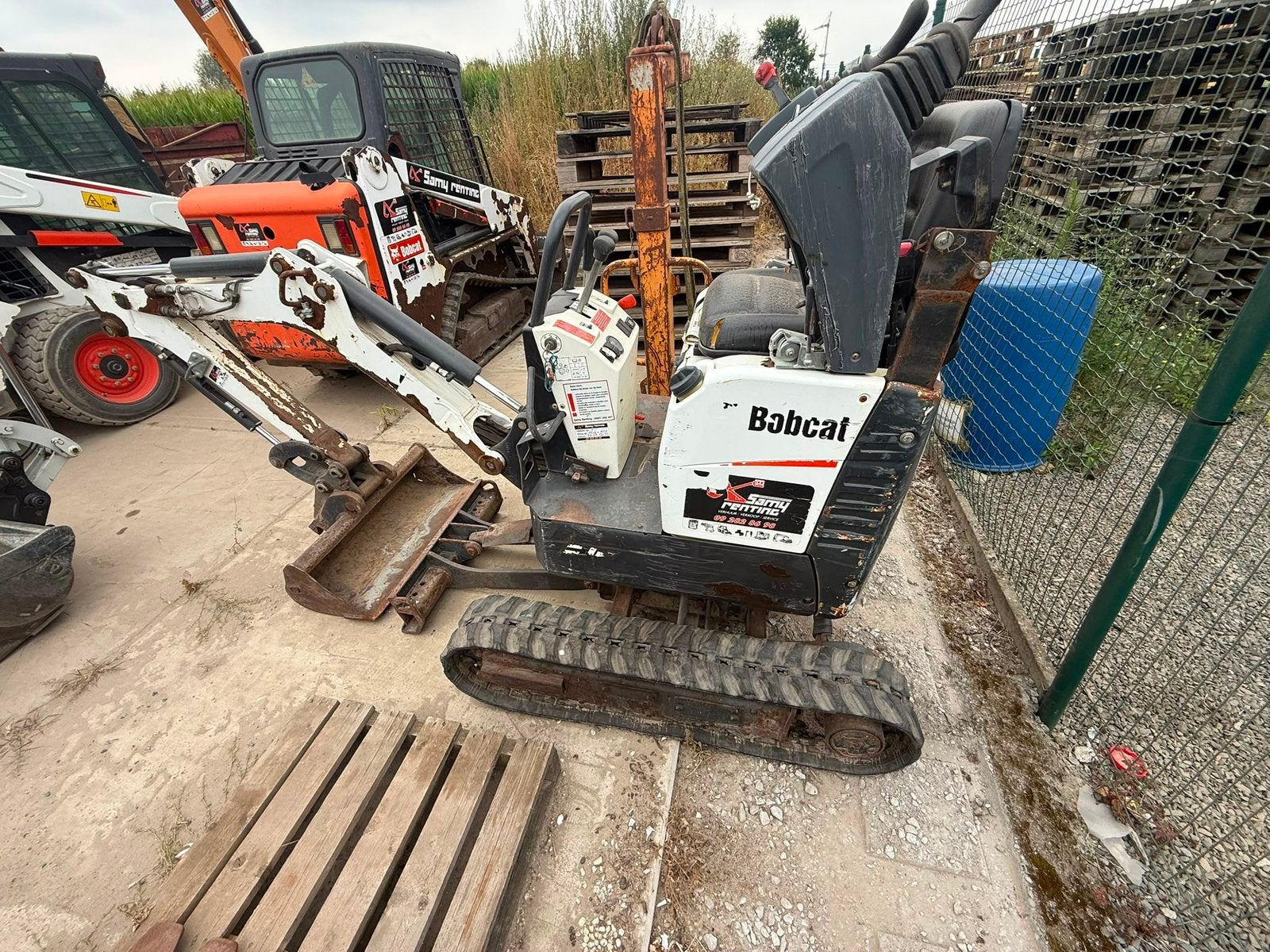 Bobcat e10 mini graver, Ophalen, Kraan