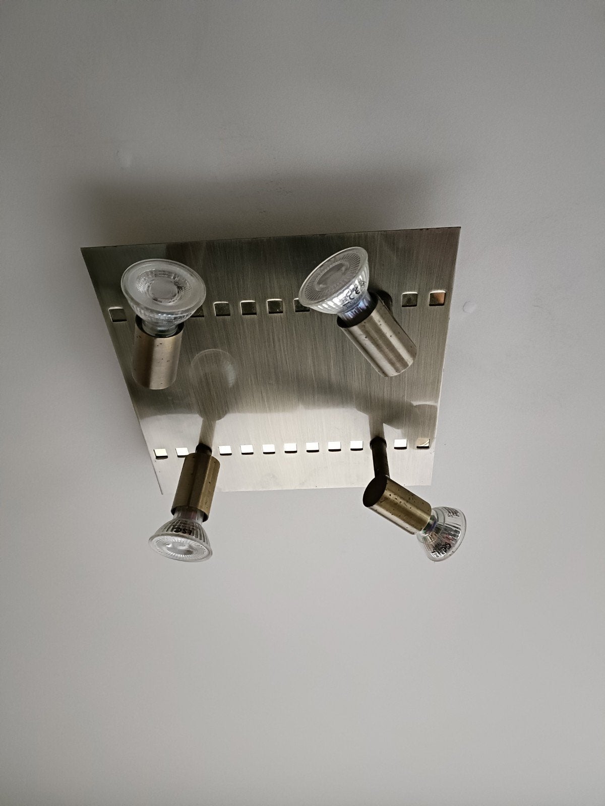Plafond verlichting, Ophalen