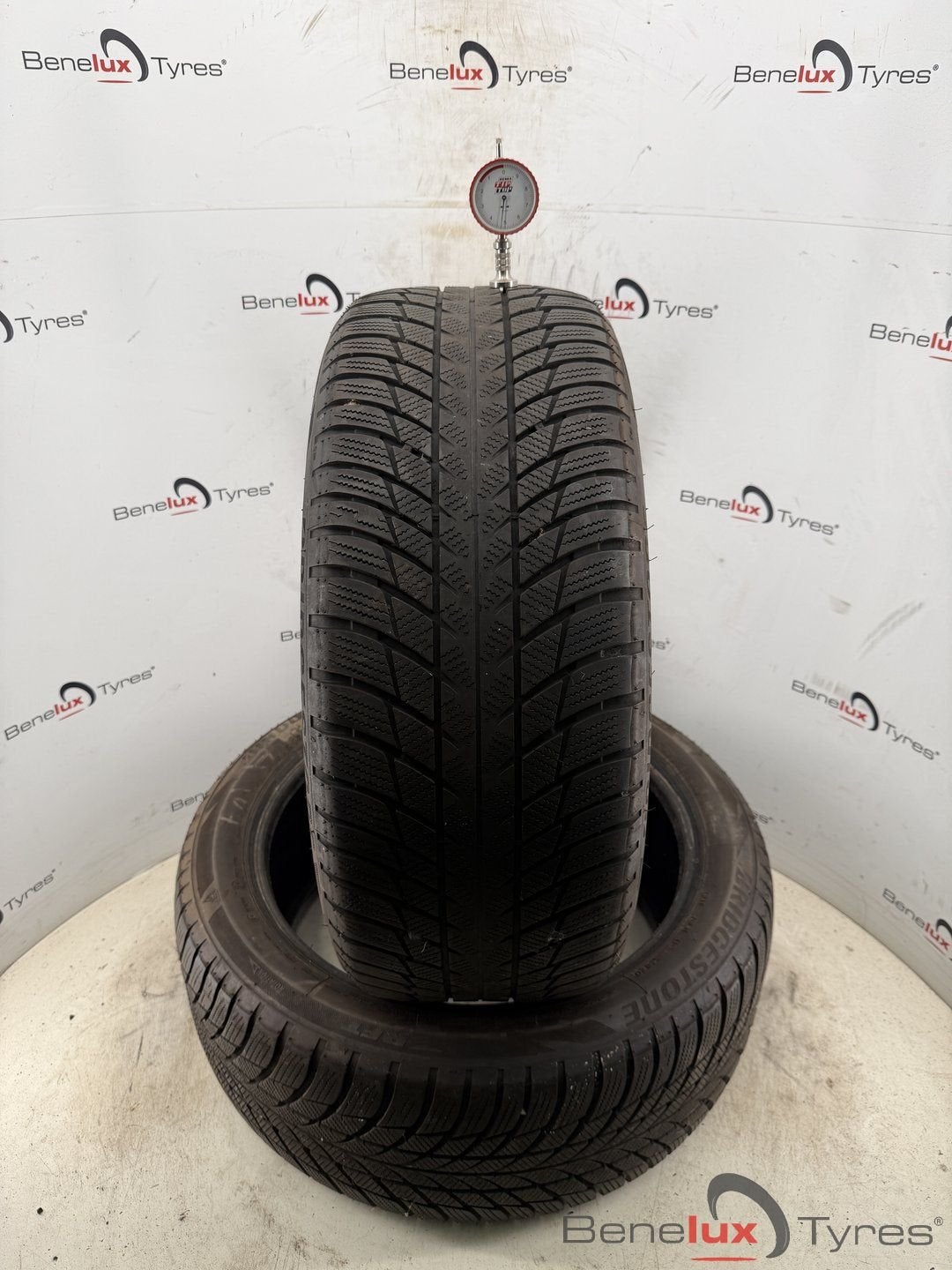 snow 245/45R19 102V Bridgestone 245/45 R19 245/45/19 2454519, Auto-onderdelen, -, -, Winterbanden, Band(en)