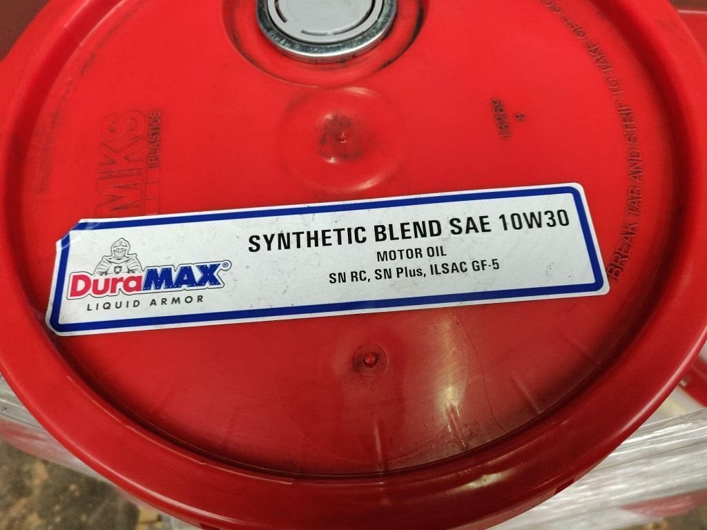 Diversen Nieuwe Olie / New Oil Duramax 10W30 Synthetic, Neuf, Autres marques, Autres pièces automobiles