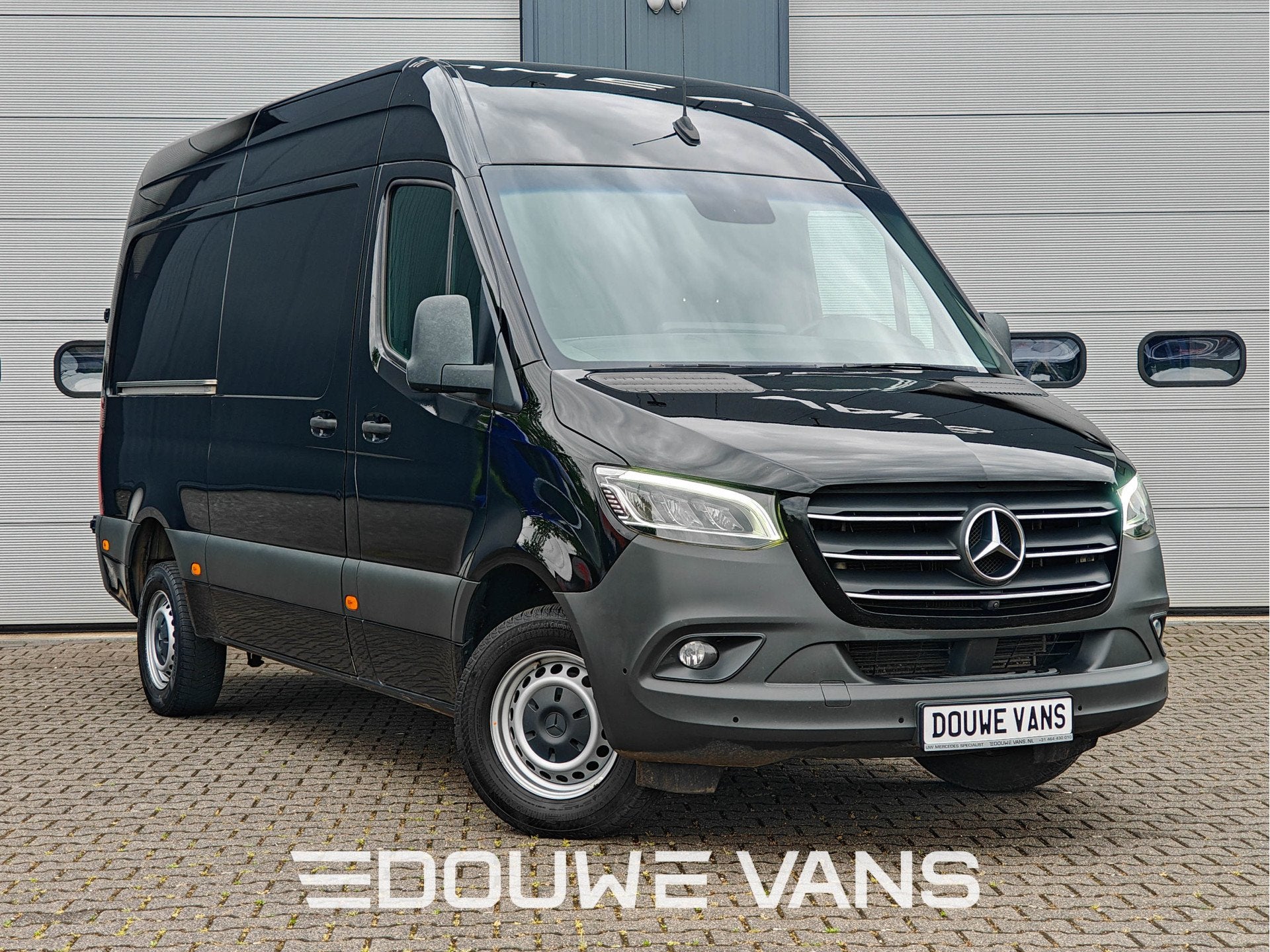 Mercedes-Benz Sprinter L2H2 319 Automaat Zwart Trekhaak LED, Achat, 2987 cm³, Euro 6, 3 places