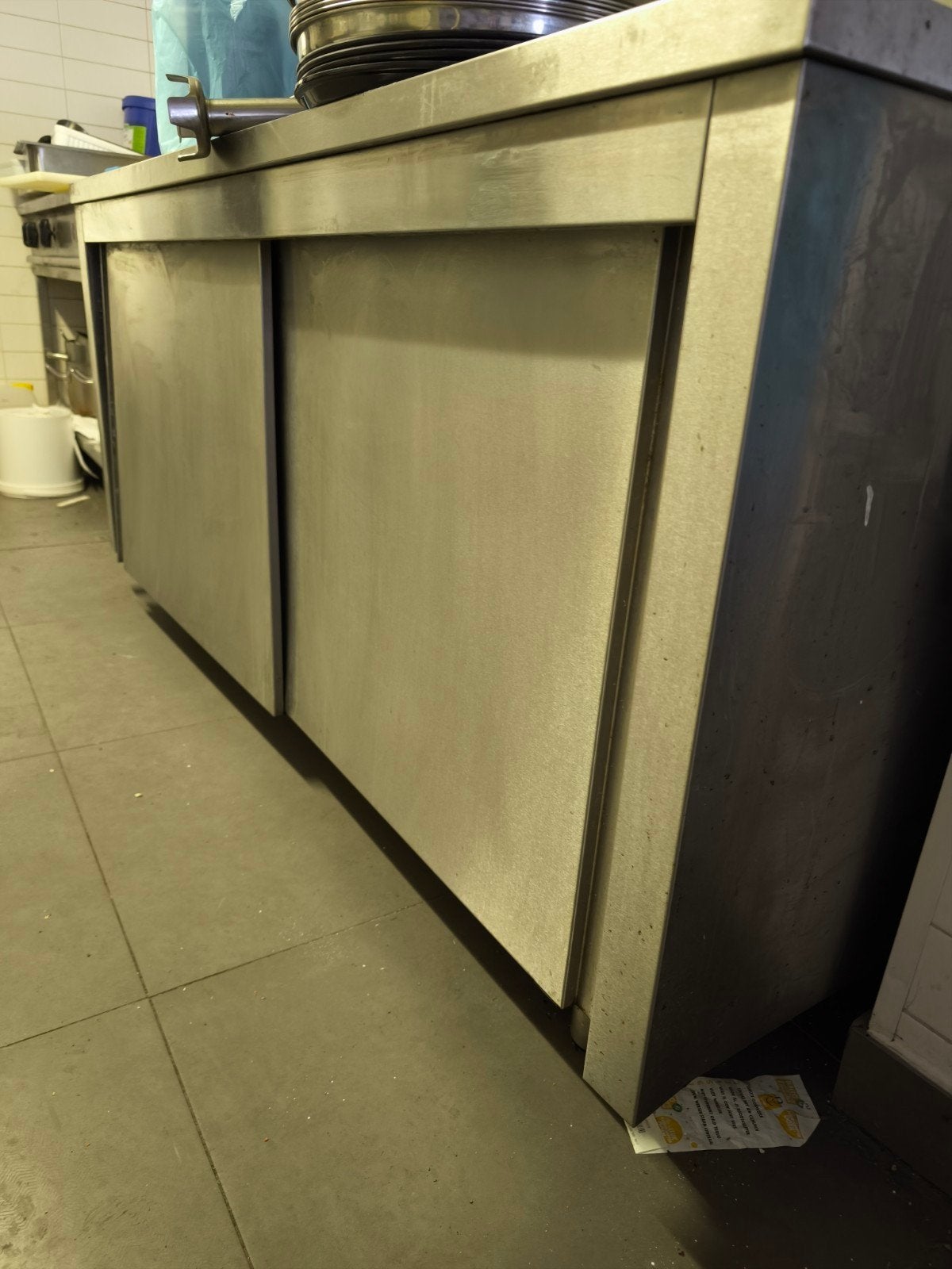 Inox keuken werktafel gesloten, Ophalen