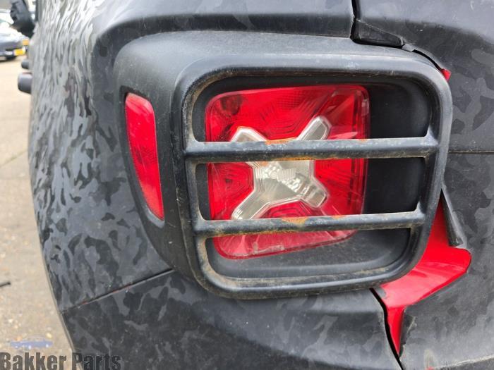 Feu arrière gauche d'un Jeep Renegade, Jeep, -, -, 3 mois de garantie