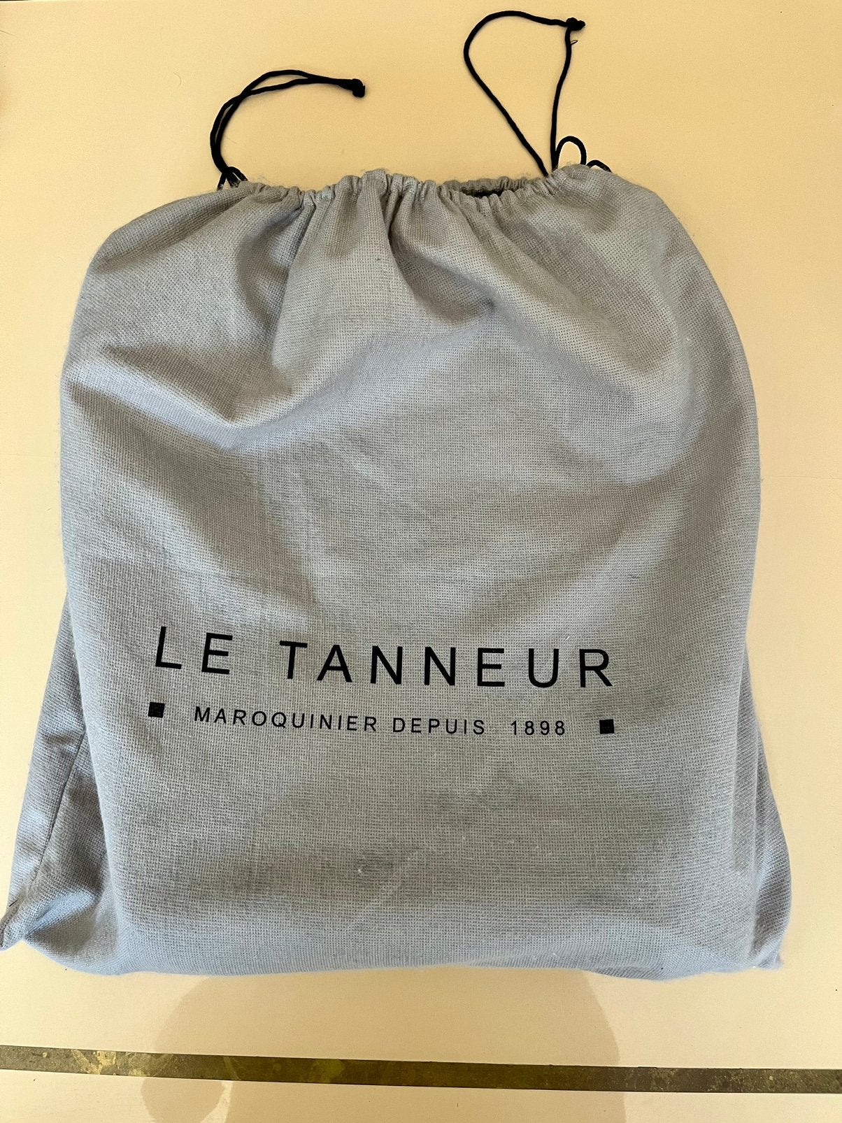 Porte document Le Tanneur en bandoulière, Enlèvement ou Envoi, Comme neuf, Noir, Cuir
