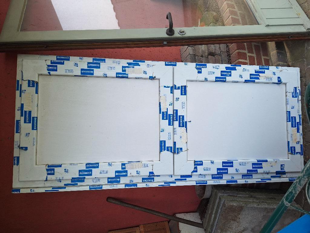 Fenêtre en PVC sans verre, Neuf, 160 cm ou plus, Fenêtre de façade ou Vitre, Enlèvement