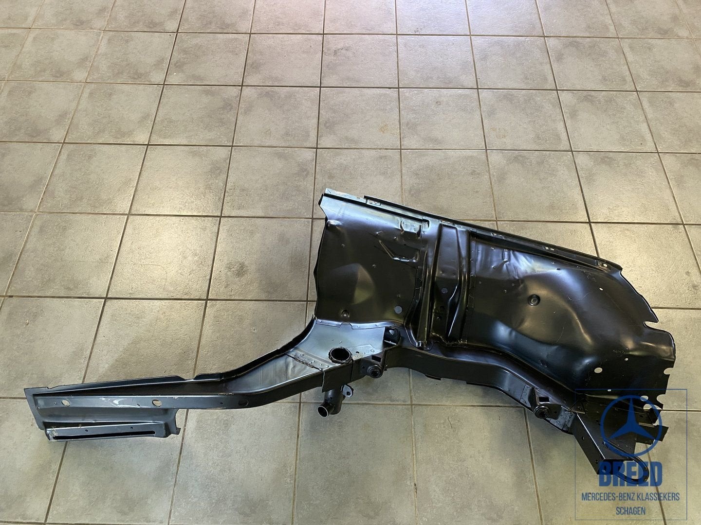 NOS wielkast rechts compleet voor Mercedes-Benz W114 W115 /8, Auto-onderdelen, Ophalen, -, Nieuw, Bumper
