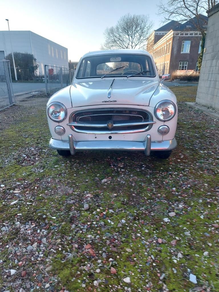 Peugeot 403 sedan, Auto's, Oldtimers, Particulier, Peugeot, Benzine, Berline, 4 deurs, Handgeschakeld, Wit, Grijs, Achterwielaandrijving