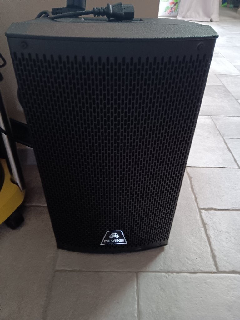Devine Onyx 10a actieve speaker, Audio, Tv en Foto, Luidsprekerboxen, Ophalen, Zo goed als nieuw