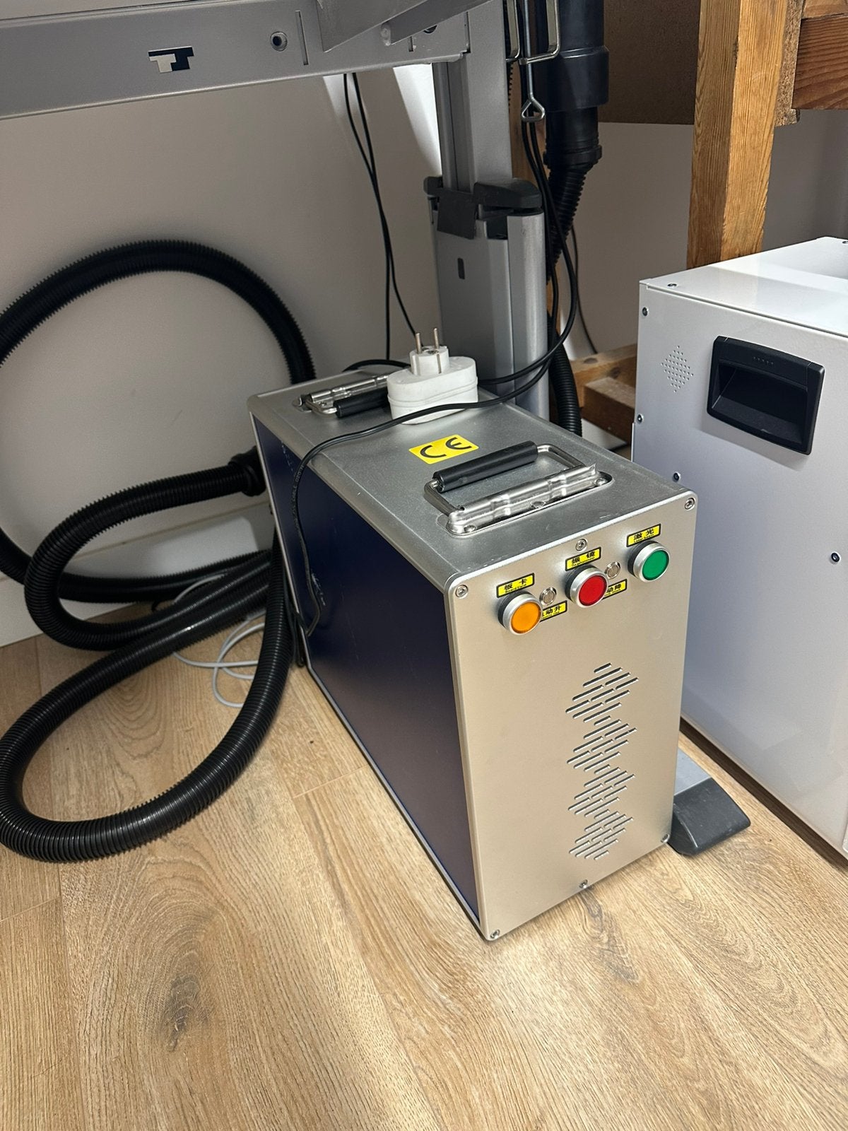 Fiberlaser Graveermachine met Rotatie-as, Ophalen, Goud