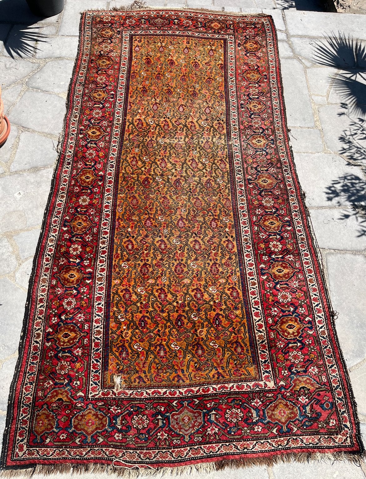 Tapis d’Orient de dimensions 136 cm x 285 cm., Antiquités & Art, Tapis & Textile, Enlèvement