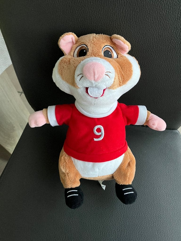 Leuke Albert heijn ( AH ) hamster - voetballer, Enfants & Bébés, Jouets | Peluches, Enlèvement ou Envoi, Hamster, Albert Heijn