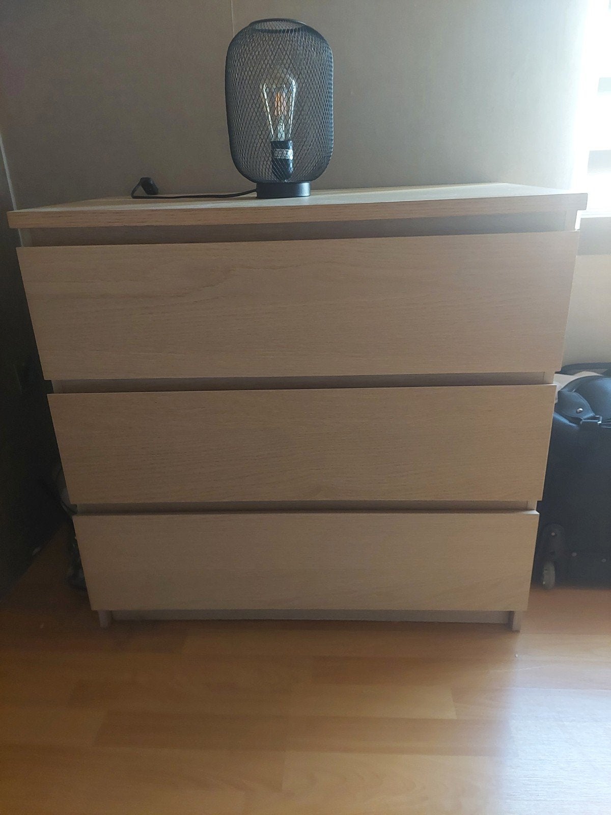 Commode 3 tiroir ikea malm couleur chêne clair, Maison & Meubles, Armoires | Commodes, Utilisé, Chêne, Enlèvement