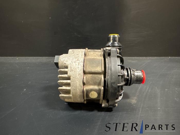 Extra waterpomp van een Mercedes C-Klasse, Gebruikt, -, Ophalen of Verzenden, -