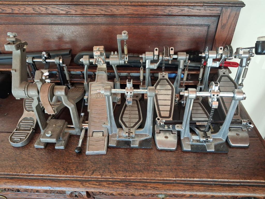 Basdrum pedalen, Ophalen