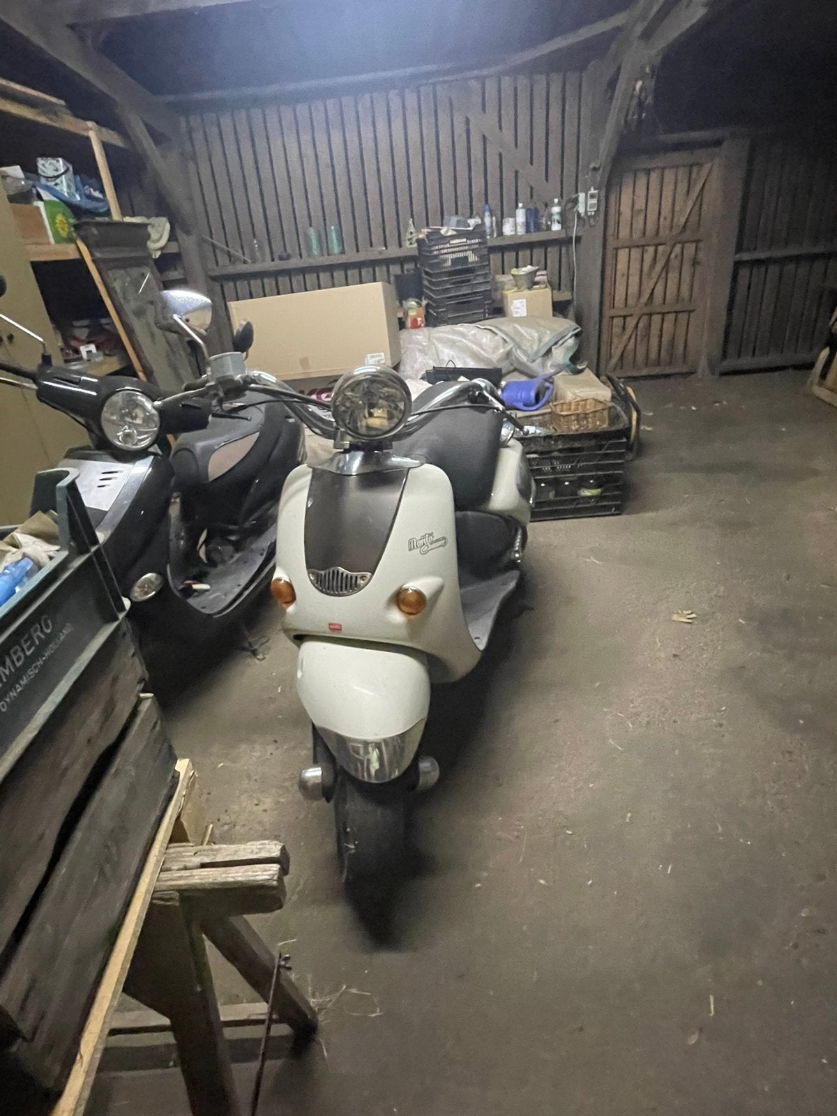 Scooters voor opmaak of onderdelen met papieren en sleutels, Ophalen, Gebruikt, Benzine