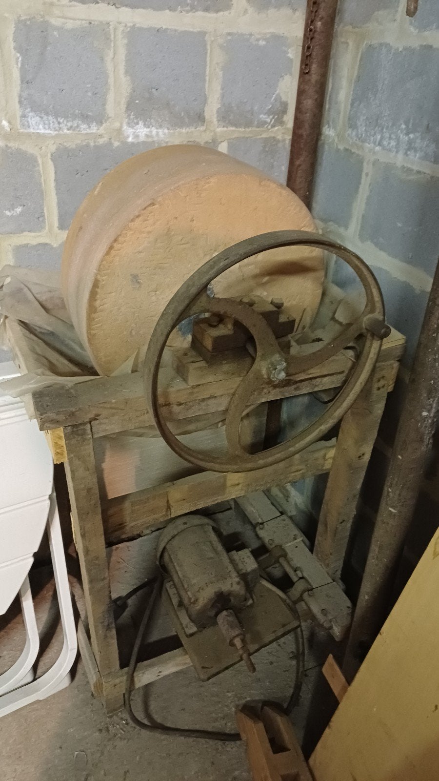 Meule a aiguiser, Antiquités & Art, Antiquités | Outils & Instruments, Enlèvement