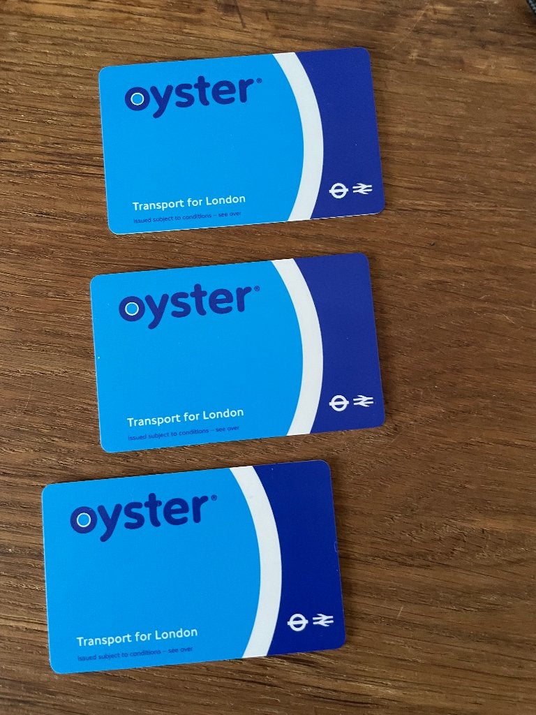 3 Oystercards/ Oysterkaarten en 24 Engelse ponden, Tickets & Billets, Transports en commun, Trois personnes ou plus, Bus, Métro ou Tram