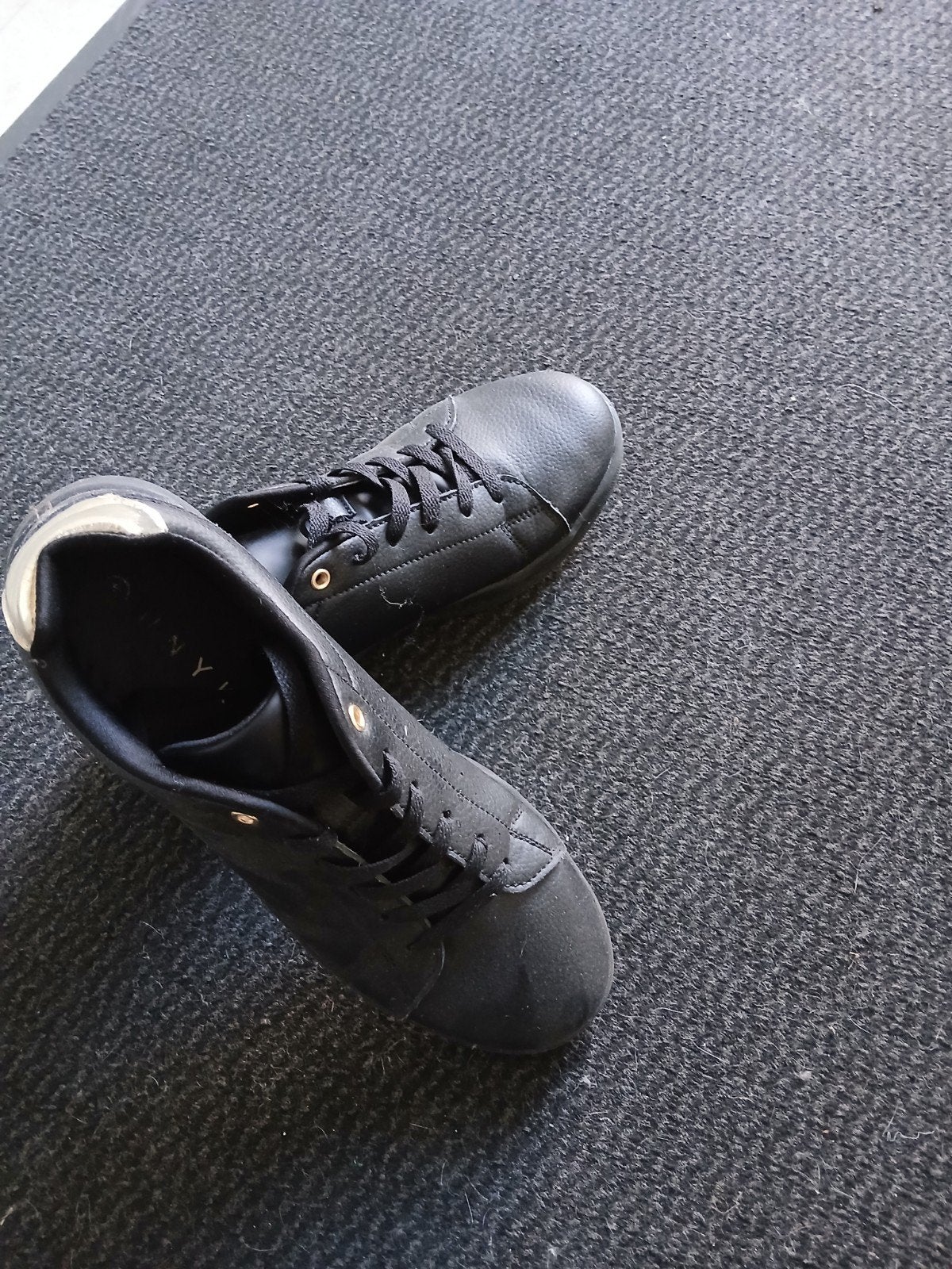 gratis dames sneakers maat 40, Kleding | Dames, Ophalen, Sneakers
