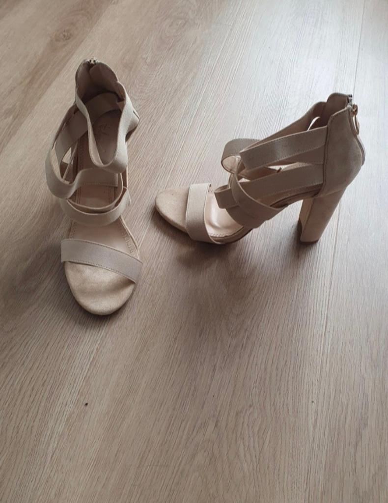 Sandalen Sergio Todzi maat 40, Kleding | Dames, Schoenen, Sergio todzi, Ophalen of Verzenden, Zo goed als nieuw, Sandalen of Muiltjes