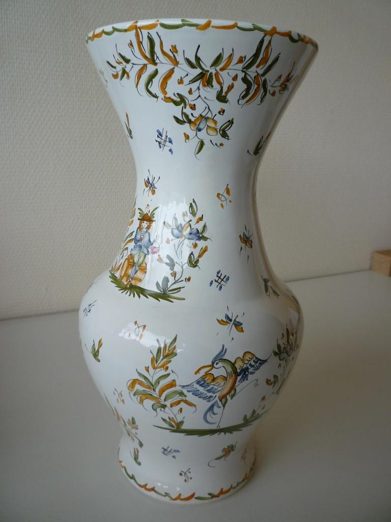 Vase en faïence de Moustiers, Enlèvement ou Envoi