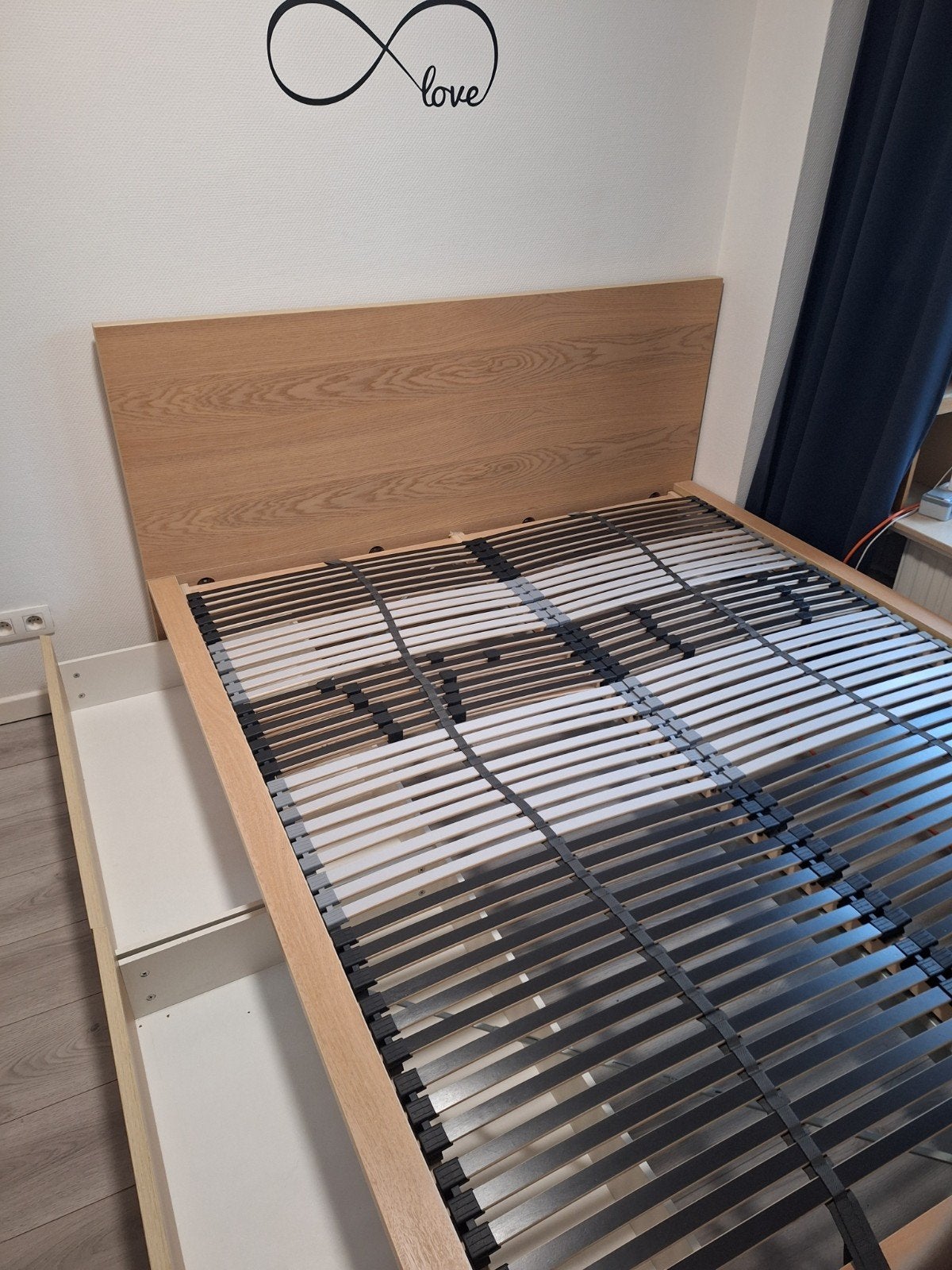 Ensemble lit + table de nuit – Comme neuf, Maison & Meubles, Chambre à coucher | Lits, 200 cm, Bois, Enlèvement